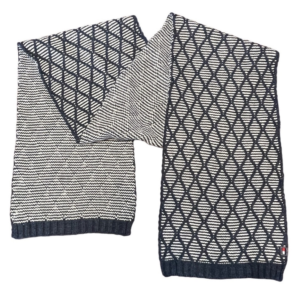 Tommy HILFIGER blue white diamond knit scarf